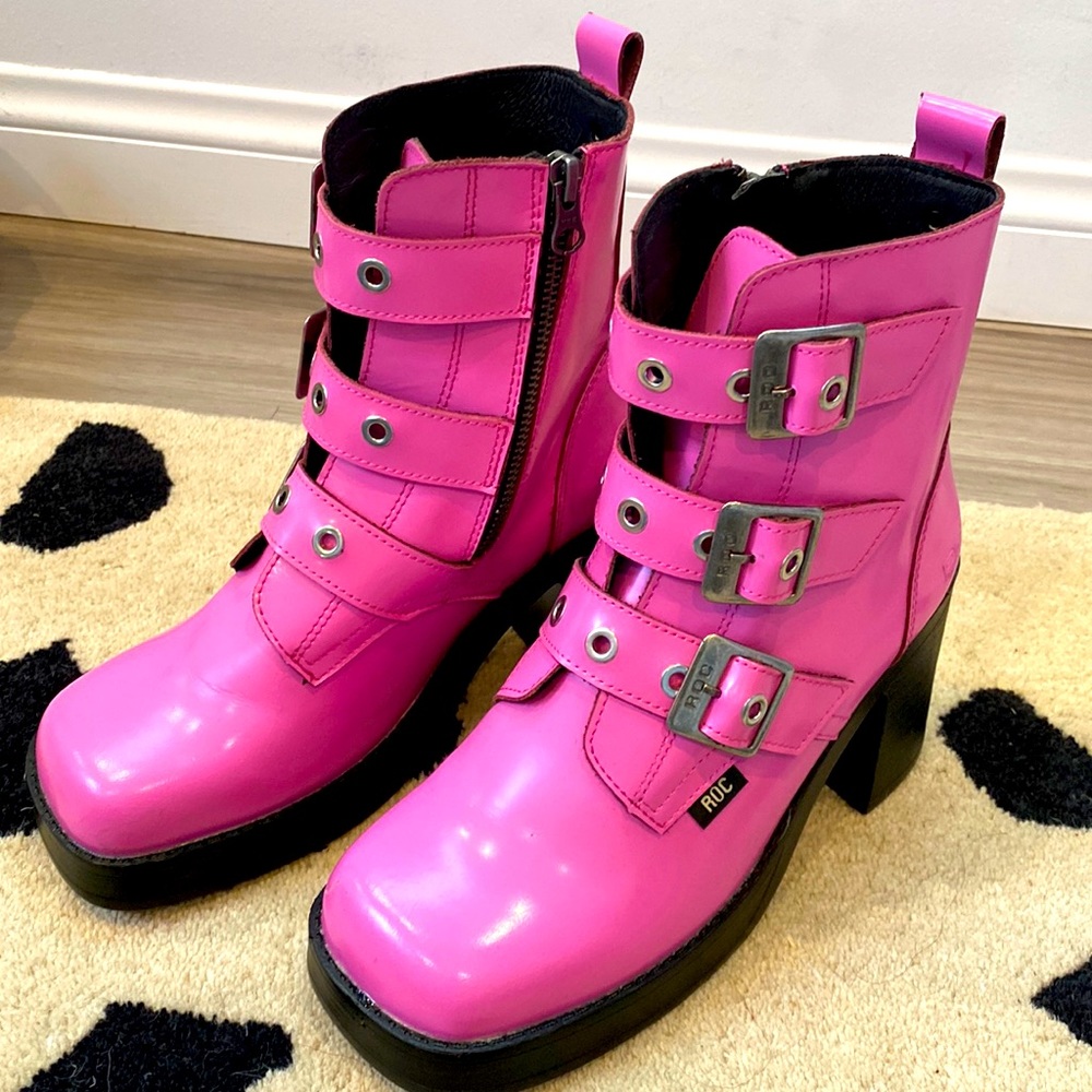ROC indigo pink buckle boots with thick heel and back zipper in size 7.5